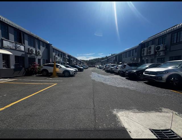 260M² WAREHOUSE TO LET IN SPRINGFIELD PARK